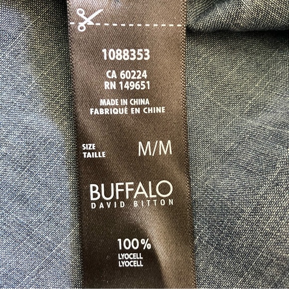 2/$20 Buffalo chambray denim shirt size Medium - Picture 8 of 9